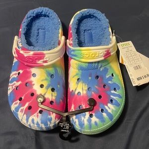 NWT woman’s furry crocs